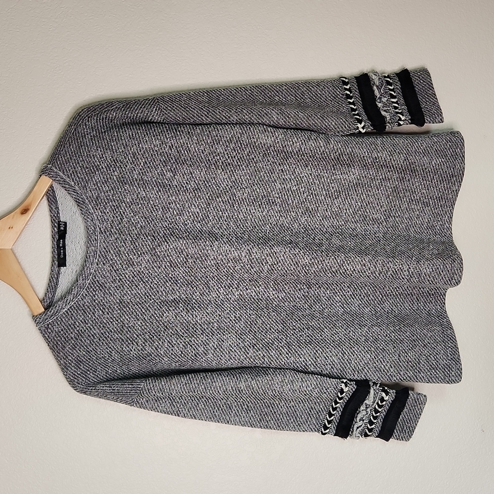 Doe and Rae 3/4 sleeves, size medium